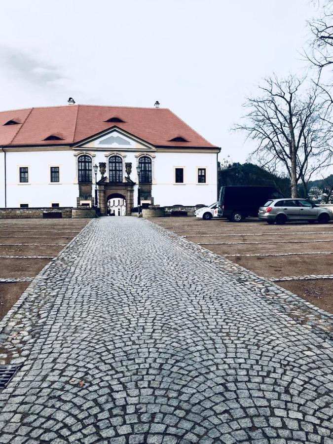 Apartman Domov Decin Buitenkant foto