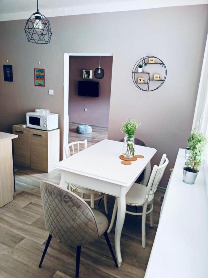 Apartman Domov Decin Buitenkant foto